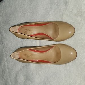 Coach nude pumps size6